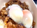 セブンプレミアム牛🐃丼に、温泉卵2つ(・∀・)